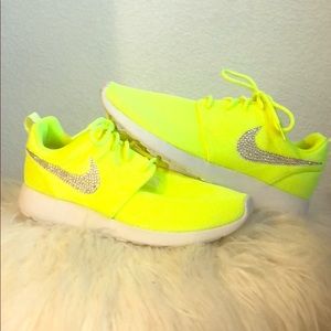 Super cute sparkly Nike shoes!!